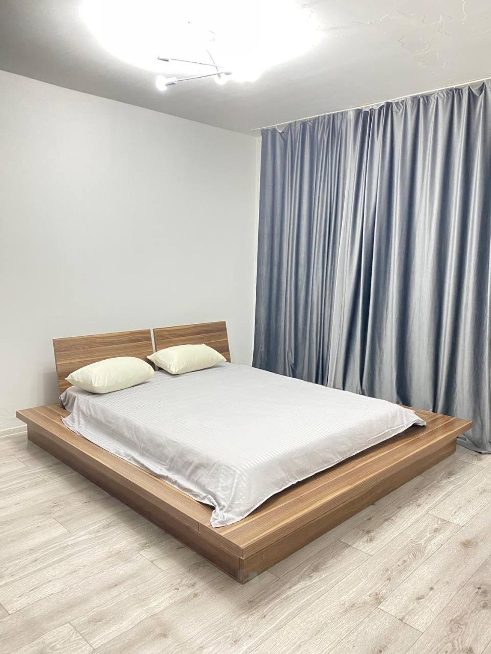 Квартира Для Большой Семьи Almaty Ngoại thất bức ảnh