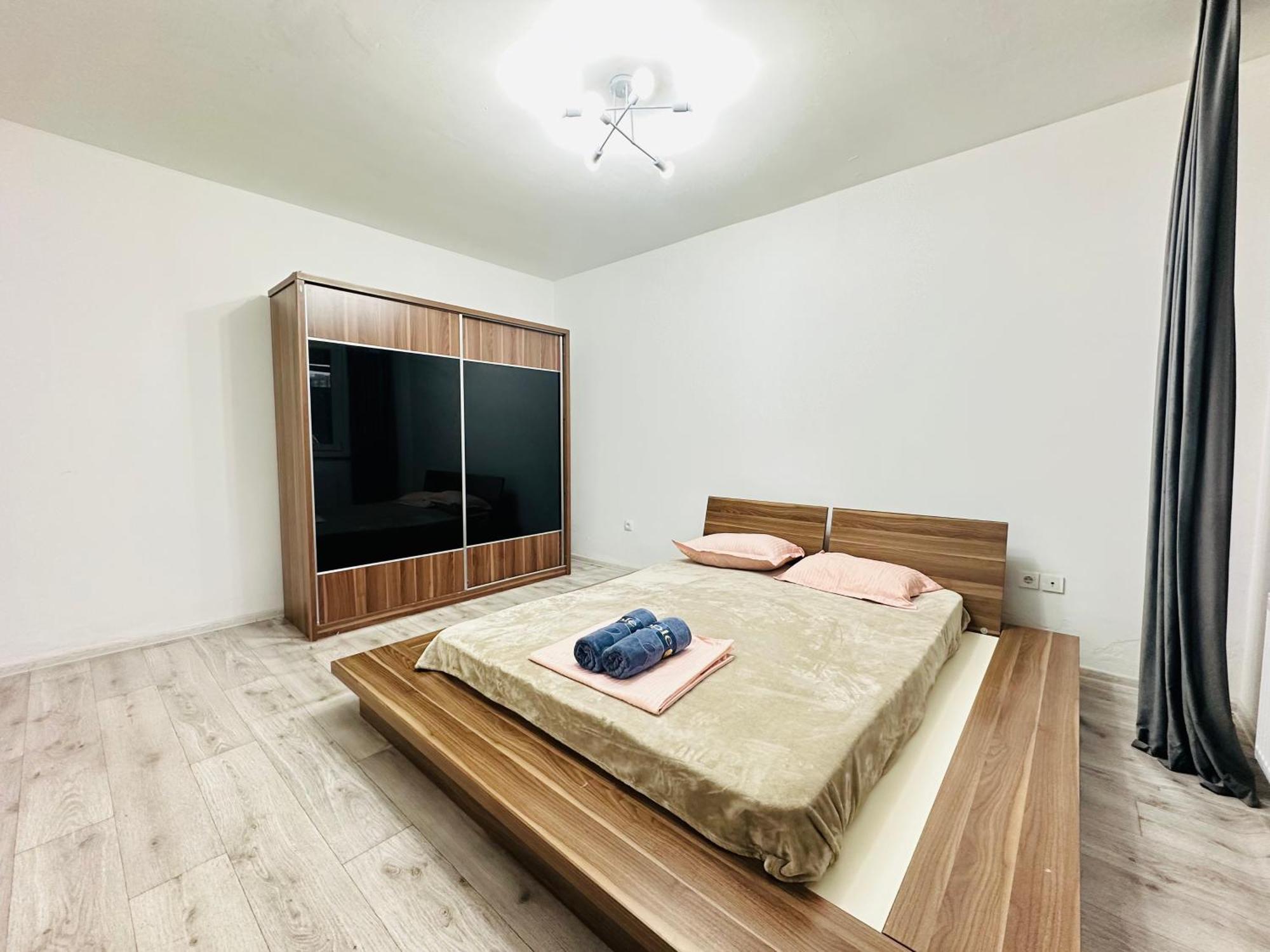 Квартира Для Большой Семьи Almaty Ngoại thất bức ảnh