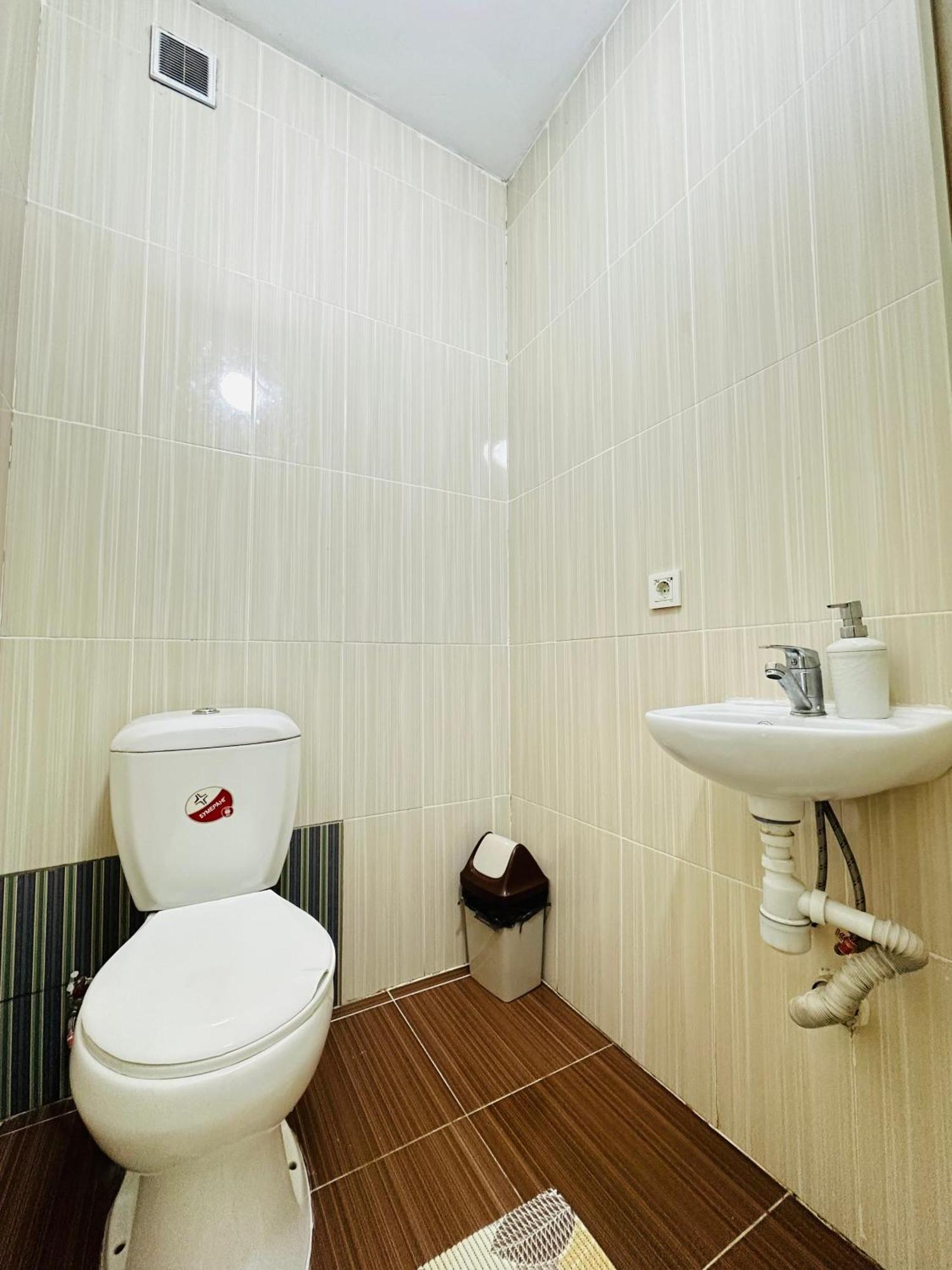 Квартира Для Большой Семьи Almaty Ngoại thất bức ảnh