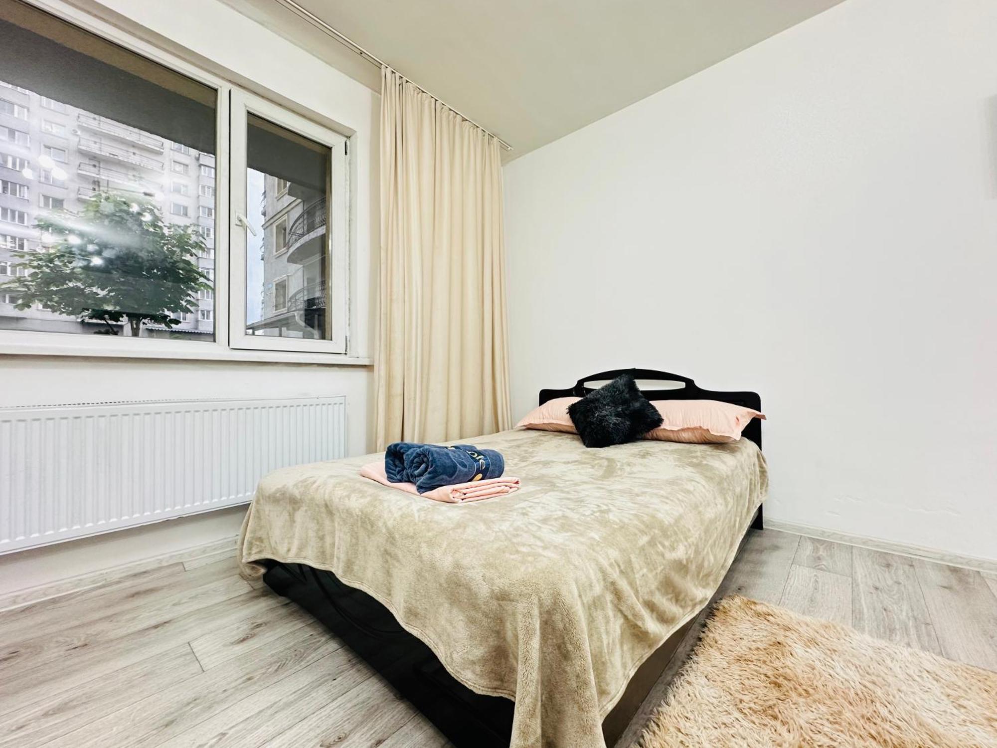 Квартира Для Большой Семьи Almaty Ngoại thất bức ảnh