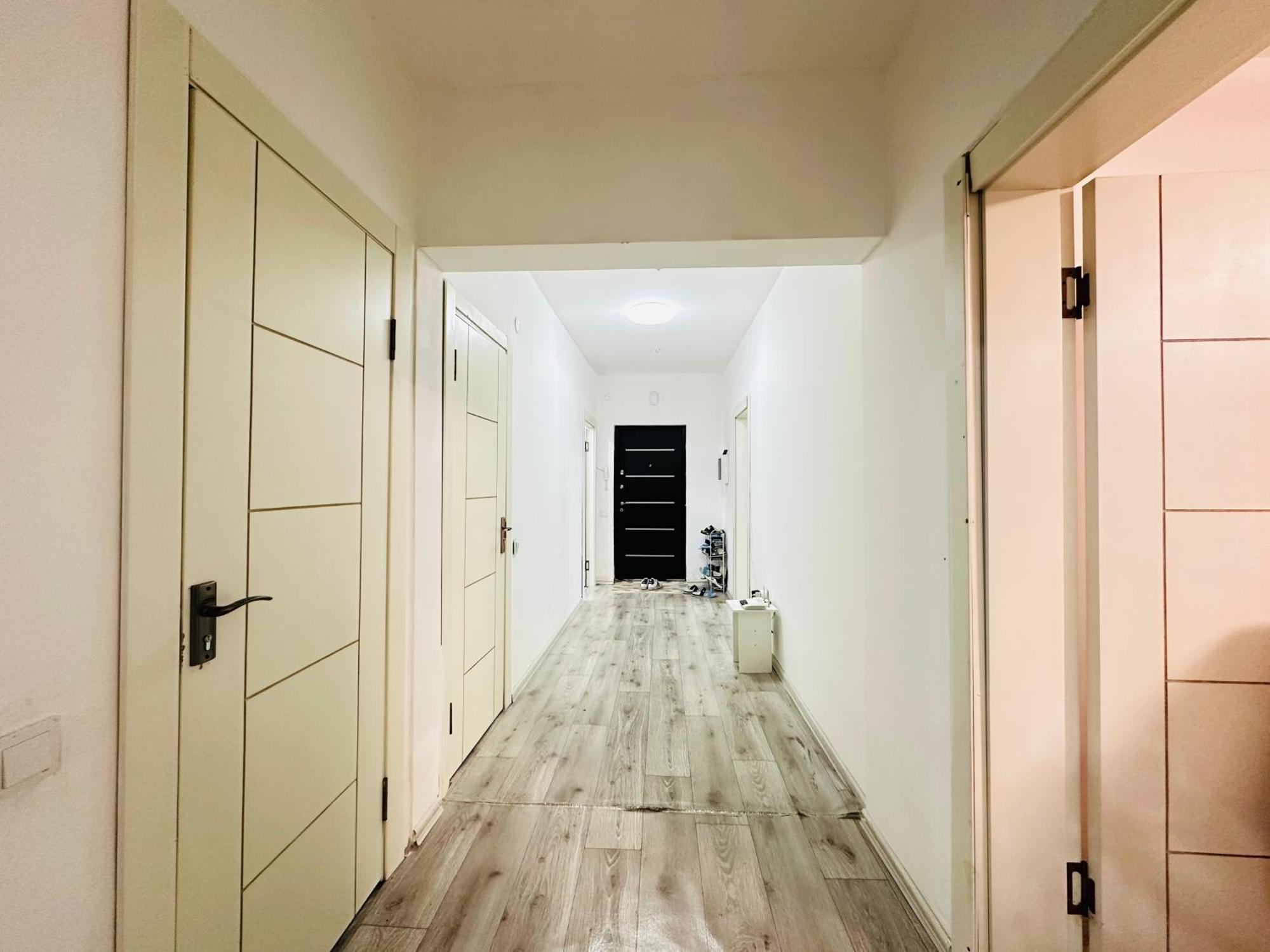 Квартира Для Большой Семьи Almaty Ngoại thất bức ảnh