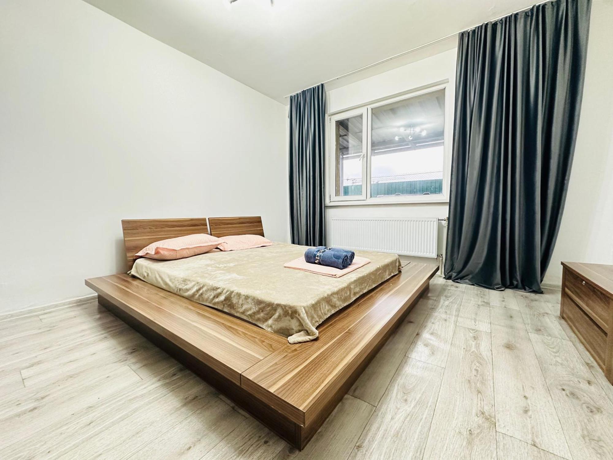 Квартира Для Большой Семьи Almaty Ngoại thất bức ảnh